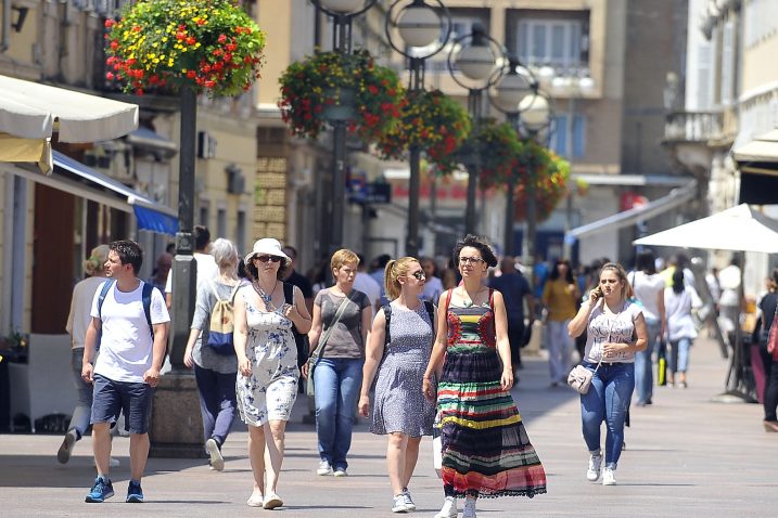 Puno posla, a sve manje radnika razlog su da se radi i prekovremeno / Snimio Vedran KARUZA