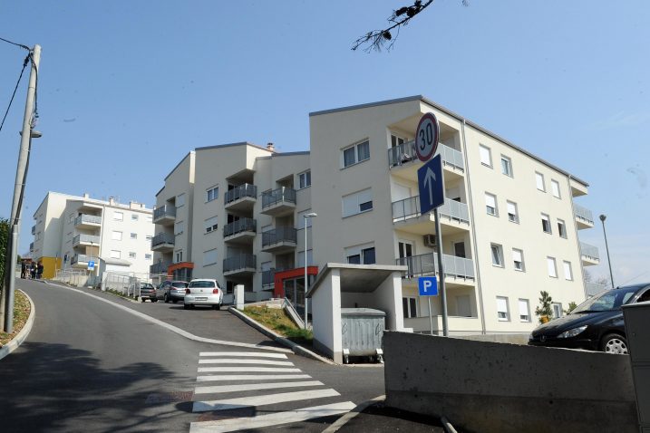Tri zgrade na Tošini su pod garancijom gradnje  / Foto S. JEŽINA