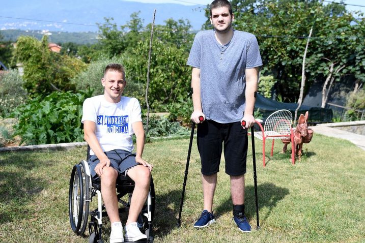Antonio Šebelja i Andrej Rubeša - prijatelji iz djetinjstva, stopostotni invalidi, prolaze kalvariju, ali ne gube nadu / Foto Ivica TOMIĆ