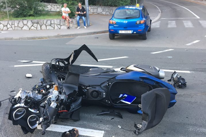Nesreća se dogodila na križanju Zvonimirove ulice i Ulice Ivana Matetića Ronjgova / Snimio Ivica TOMIĆ