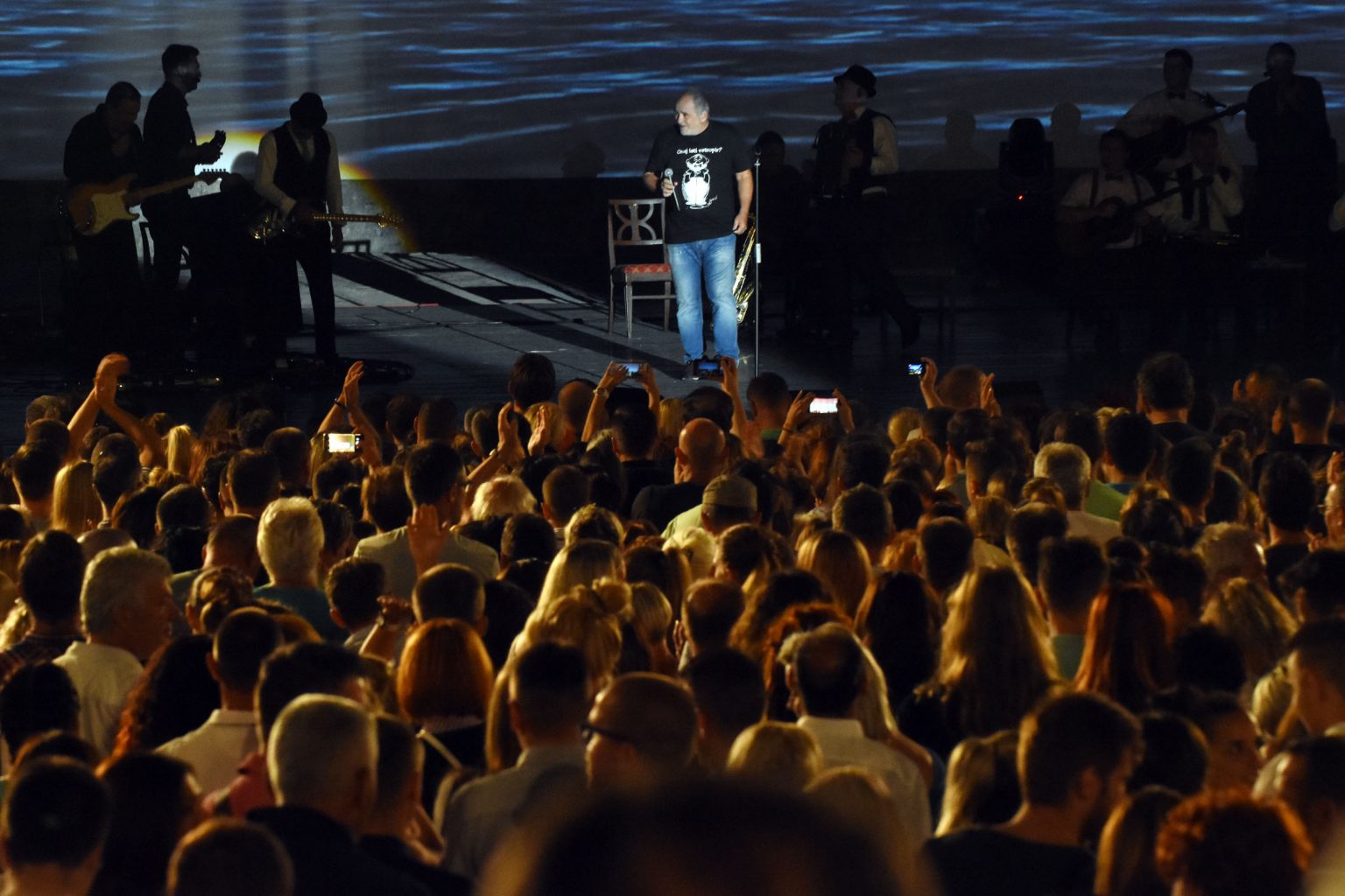 »Panonski mornar« sa svojim Mangupima i tamburašima ansambla Zorule