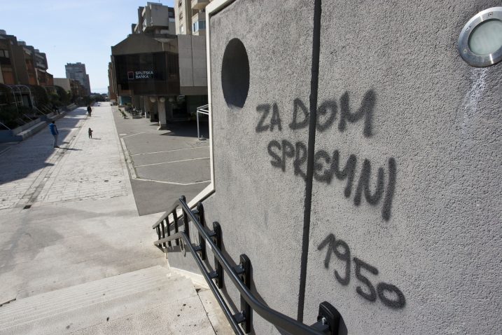 »Za dom – spremni« – često i na grafitima / Foto CROPIX