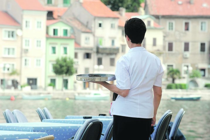 Od Jadrana do hotela u Alpama - oprezno s ponudama  / arhiva NL