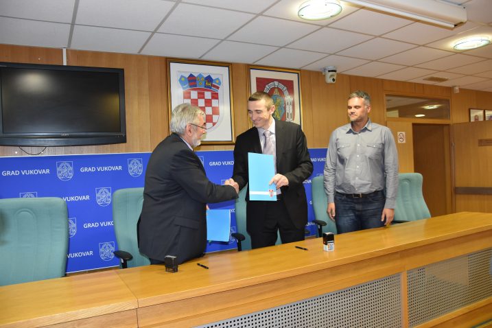 direktor CorteCrosa Ivan Rogan i gradonačelnik Vukovara Ivan Penava
