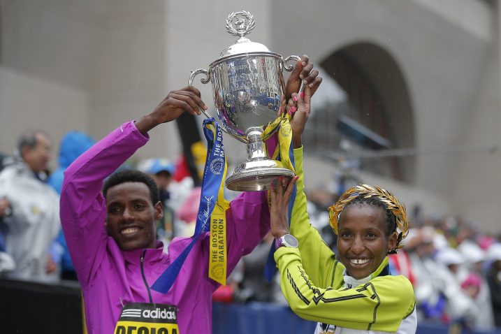 Lelisa Desisa i Caroline Rotich / Reuters