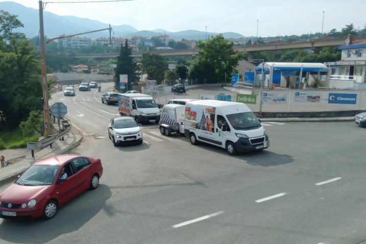 Prema riječima načelnika Općine Matulji Marija Ćikovića, predstojeća turistička sezona će se »odvoziti na stari način«, ali kada prođe ljeto, investicija će se dovršiti