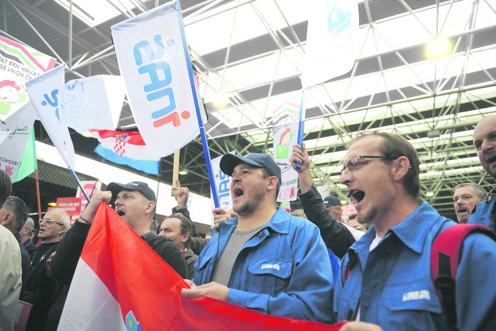 Zatvaranje rafinerije Sisak ugasilo bi 900 radnih mjesta u prerađivačkoj industriji / Foto Roni BRMALJ