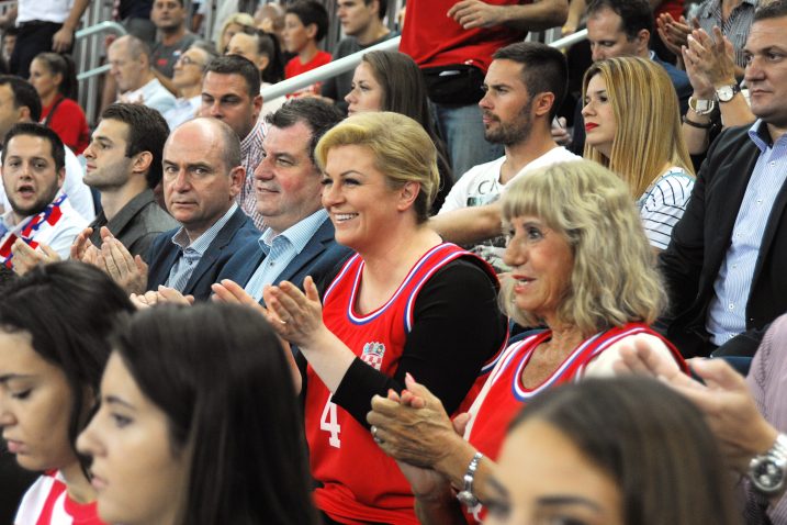 Foto D: LOVROVIĆ
