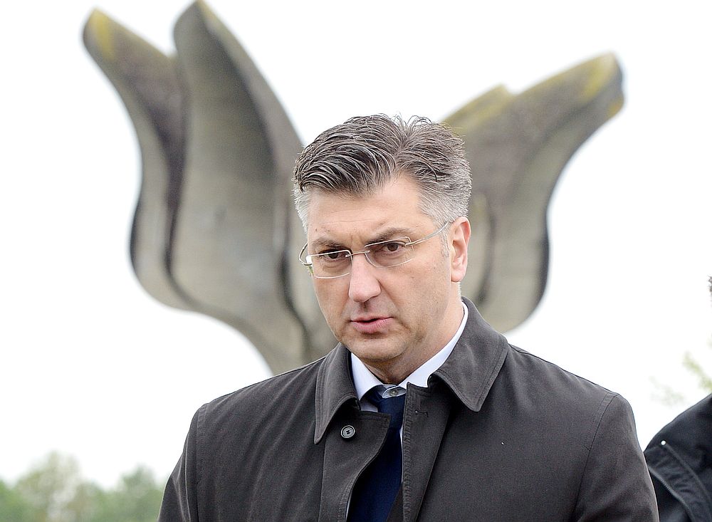 Premijer Andrej Plenković u Jasenovcu: Žao mi je što nema jedinstvene  komemoracije, žrtve to zaslužuju - Novi list