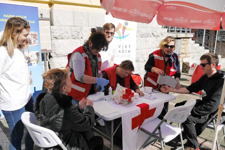 U akcijama su sudjelovali aktivisti Crvenoga križa iz Opatije, te s područja Matulja i Lovrana / Snimio Marin ANIČIĆ