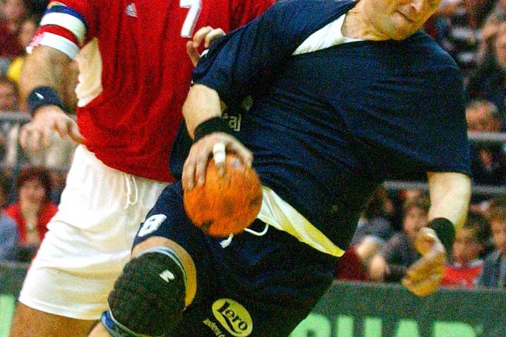 EVOCIRANJE USPOMENA – Milan Uzelac i Alvaro Načinović tijekom susreta »Zameta« i »Crikvenice« 2003. godine / Foto R. Brmalj
