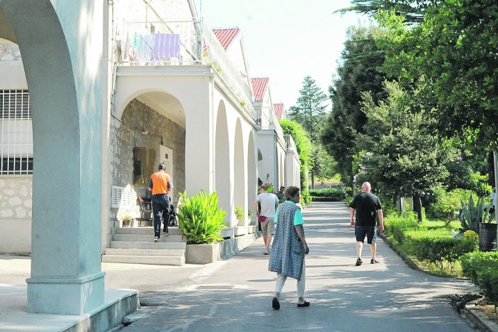Riječ je o zatvorenom odjelu s mogućnostima izlaza unutar bolničkoga kruga / Arhiva NL