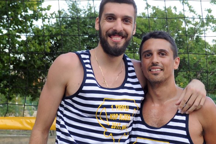 Sandro Dukić i Dean Cibić pobjednici su prvog Trofeja Kluba odbojke na pijesku »Rijeka« / Snimio Vedran KARUZA