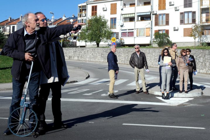 Vještaci utvrđuju okolnosti nesreće na Donjoj Drenovi / snimio M. GRACIN