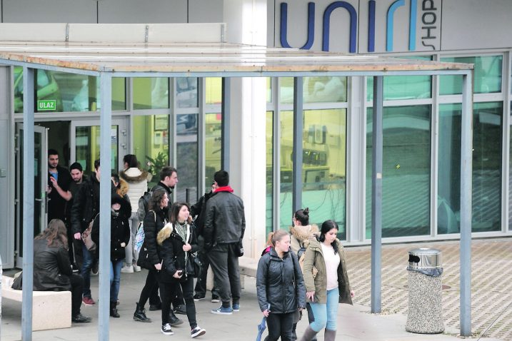 Na Odjelu za fiziku očekuju da će moderan doktorski studij na engleskom jeziku privući studente iz čitavog svijeta / arhiva NL