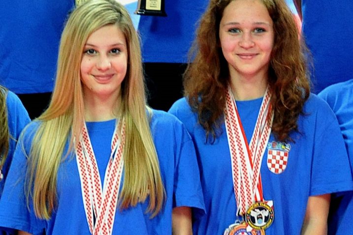 Sara Pešut i Lorena Jurišić / Snimio Damir Škomrlj / NL arhiva