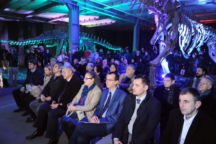 Sudionici svečanosti održane u skladištu Exportdrva / Snimio Roni BRMALJ