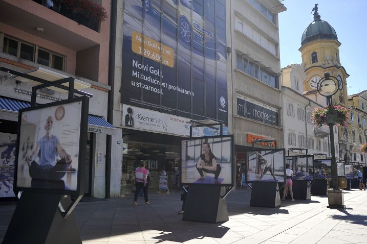 Izložba je već postavljena na Korzu