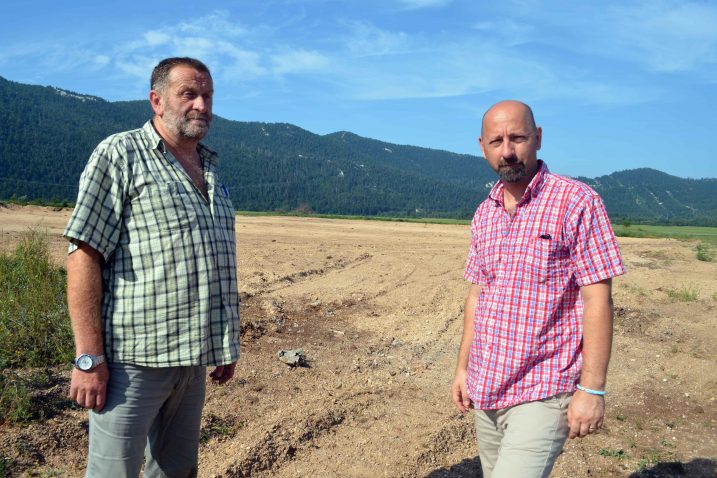 Teški strojevi dva i pol tjedna nanosili zemlju na odlagalište otpada / Snimio Marinko KRMPOTIĆ