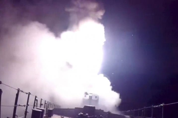 Ruski ratni brod ispaljuje rakete / Foto Reuters