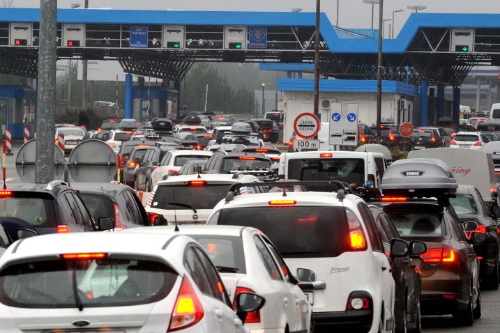Gužve na prijelazima Pasjak i Rupa zbog Schengena/ arhiva NL