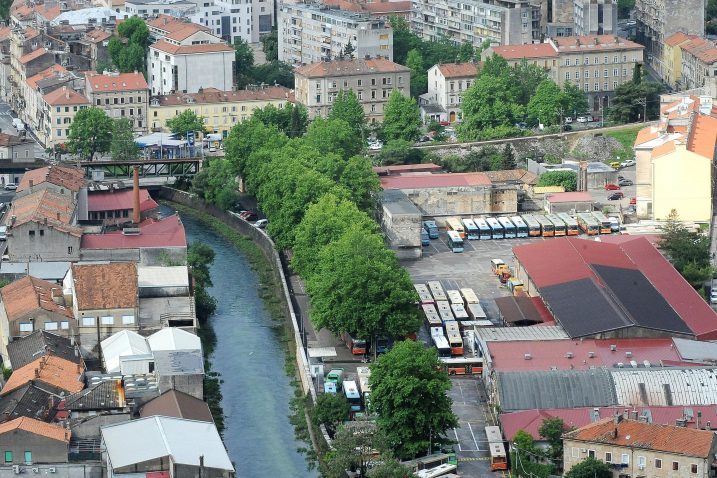 Za četvrt iza željezničkog nasipa nadomak najužeg gradskog središta vrijeme je stalo i ne događa se ništa, iako su planovi bili ambiciozni / Foto Sergej DRECHSLER