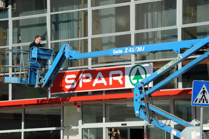 Spar Hrvatska trenutno posluje u 19 hipermarketa i 38 supermarketa, a zapošljava skoro 3.000 radnika / Snimio Silvano JEŽINA / Nl arhiva