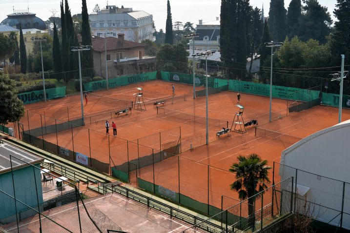 Tereni sportskog parka Gorovo među rijetkima u funkciji / Foto Damir ŠKOMRLJ