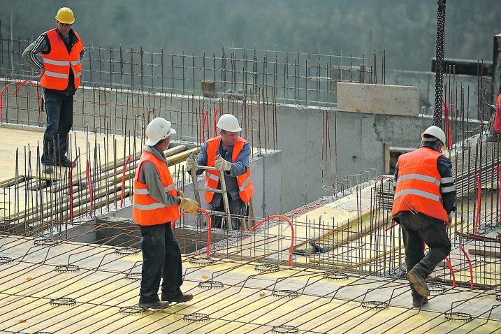 Plaća u građevinarstvu i dalje je 17,5 posto niža od prosječne / Foto Sergej DRECHSLER