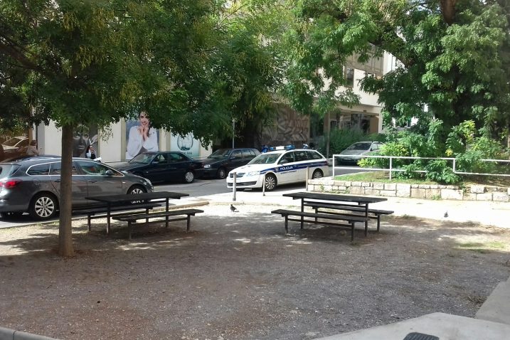 Prostor je uredio  MO Školjić, ali on nije adekvatan za dječju igru / Snimila Ljiljana HLAČA