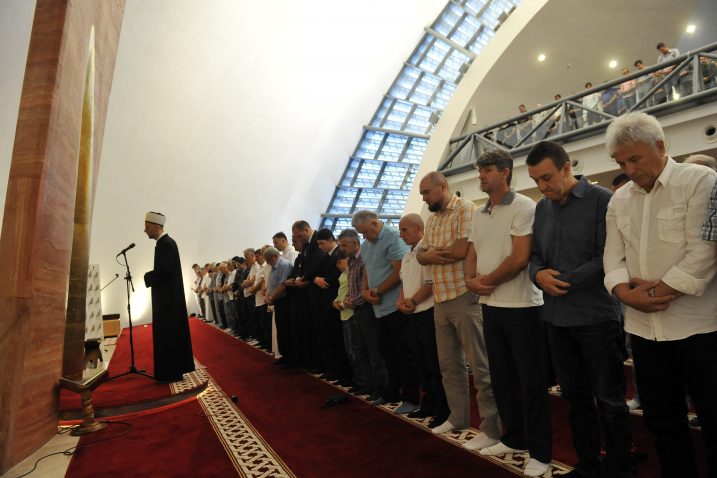 Molitva u riječkom Islamskom centru / Snimio Silvano JEŽINA