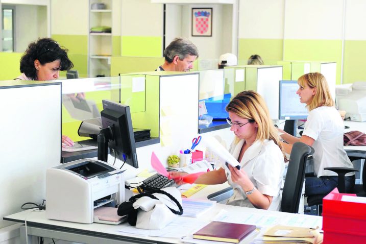 Dio poslova zagrebačkog ureda preraspodjeljuje se na regionalne urede u Rijeci i Osijeku  / snimio V. KARUZA
