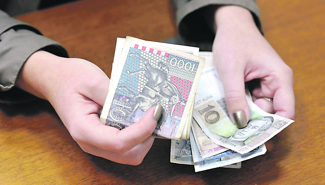 Informacija o bruto plaći predsjednice HKF-a je javna informacija i za povjerenicu i za Visoki upravni sud  / V. KARUZA