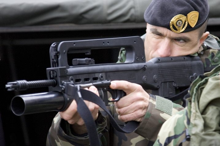 Irak bi trebao kupiti hrvatsku jurišnu pušku VHS-2 * Foto: S. SUNARA/CROPIX