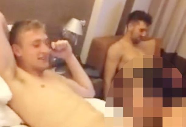 Video uradak je objavio Sunday Mirror