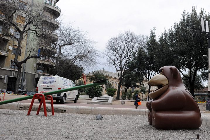 U riječkom parku Prof. Vinka Frančiškovića  postavljen je  kontejner u obliku medvjeda