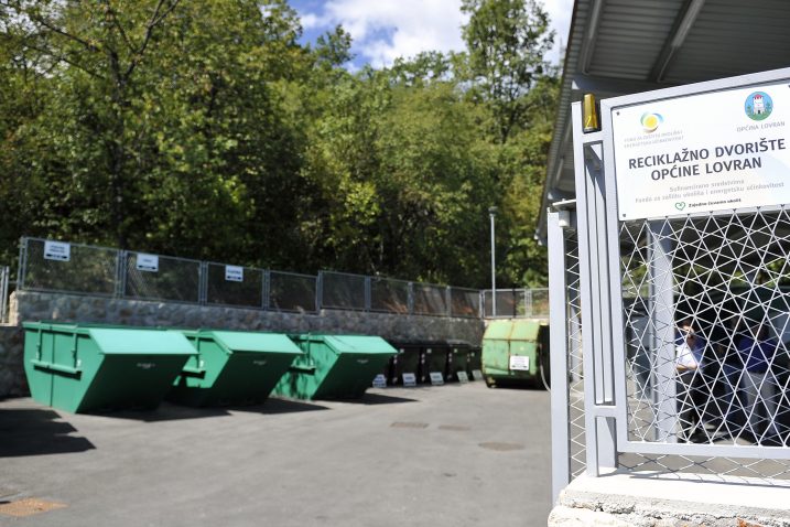 Na lovranskom reciklažnom dvorištu sada ima mogućnost odlagati oko 7.000 stanovnika  / snimio R. BRMALJ