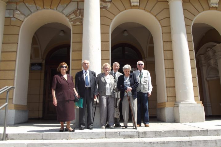 Nakon ugodnih sat vremena provedenih u Gimnaziji, maturanti iz generacije 1947./48. pošli su na ručak