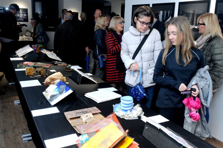 Veliki interes za izložbu neobičnih i unikatnih knjiga / Snimio Marko GRACIN