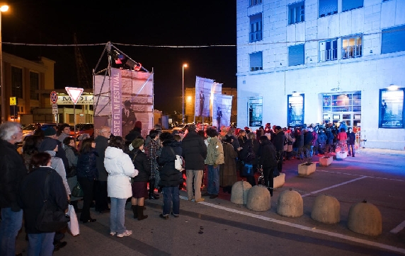 U Trstu vlada velik interes za festivalske filmove – s jednog od ranijih festivala / Foto Arhiv