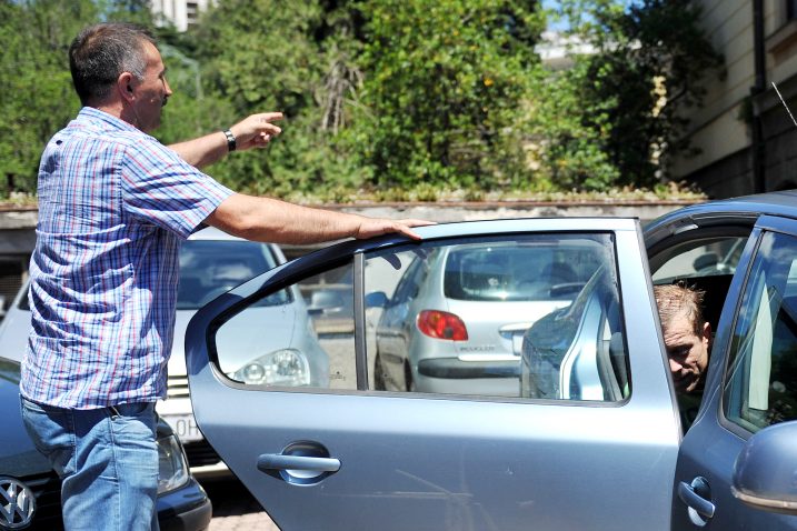 Dario Ivanković (u automobilu) može van ako uplati 15 tisuća kuna