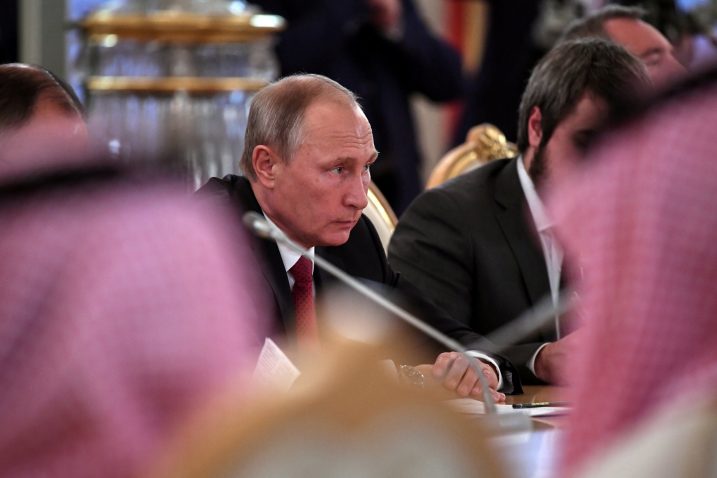 Vladimir Putin nada je za Saudijsku Arabiju, posrnulu pod teretom nafte štu ju prodaje u bescjenje / REUTERS