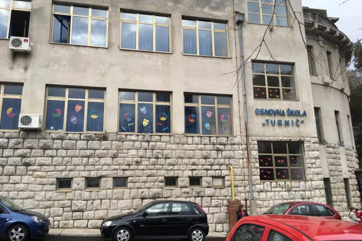 U OŠ Turnić lopovi su ušli kroz prozor domarovog stana / Snimio Fiore VEŽNAVER