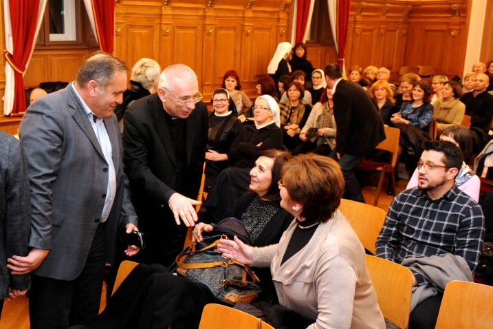 Tribina u Nadbiskupskom domu bila je dobro posjećena / Snimio Marko GRACIN