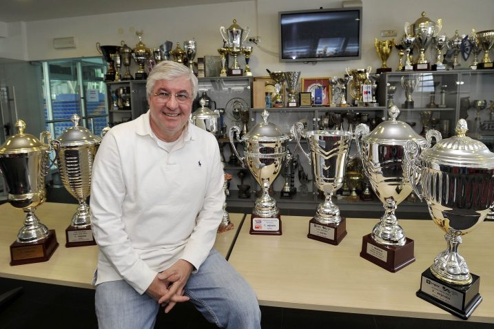 Predrag Sloboda s najvećim trofejima "Primorja EB"/ Snimio Damir Škomrlj