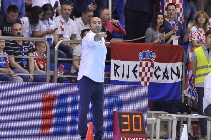 Izbornik hrvatske vaterpolske reprezentacije Ivica Tucak prezadovoljan je nastupom svojih izabranika i oduševljen riječkim navijačima / Foto Vedran KARUZA