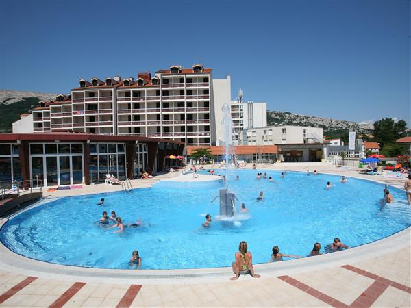 Najveći bašćanski hotel Corinthia / Snimio Mladen Trinajstić