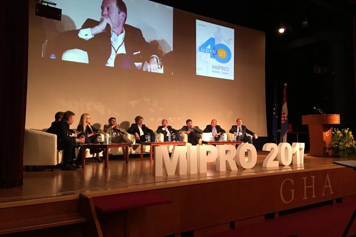 Panel "Digitalna cesta za digitalno društvo"