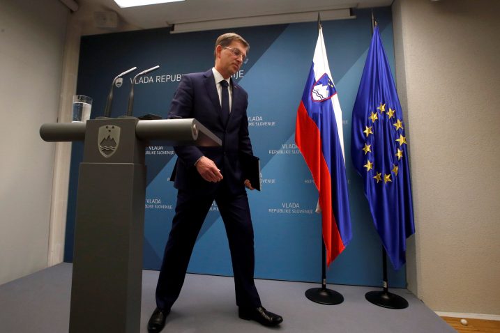 Poništenje referenduma samo »paravan« za ostavku – Miro Cerar  REUTERS