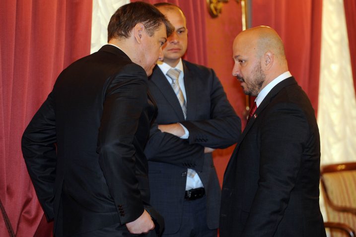 Među ministrima vlada nervoza –  Boris Lalovac, Siniša Hajdaš Dončić i Gordan Maras / Snimio Davor KOVAČEVIĆ